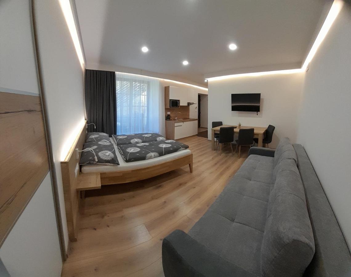 Apartmany Lumi Velky Slavkov Ngoại thất bức ảnh
