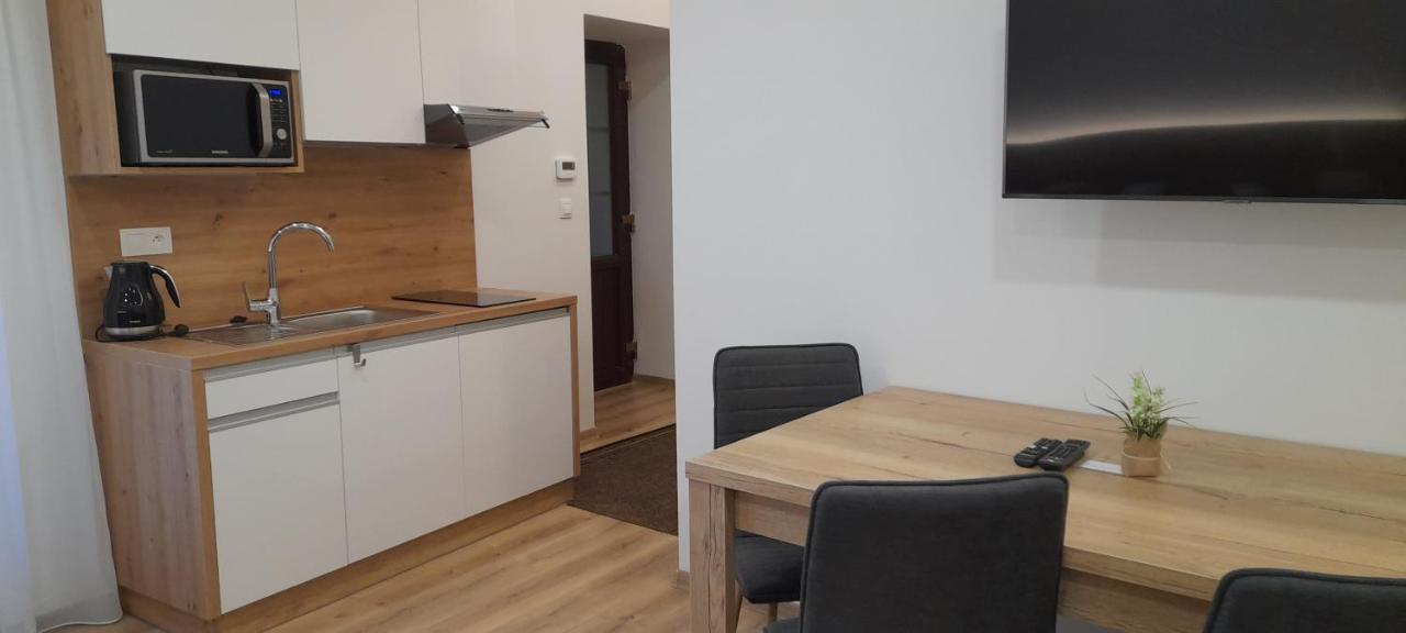 Apartmany Lumi Velky Slavkov Ngoại thất bức ảnh