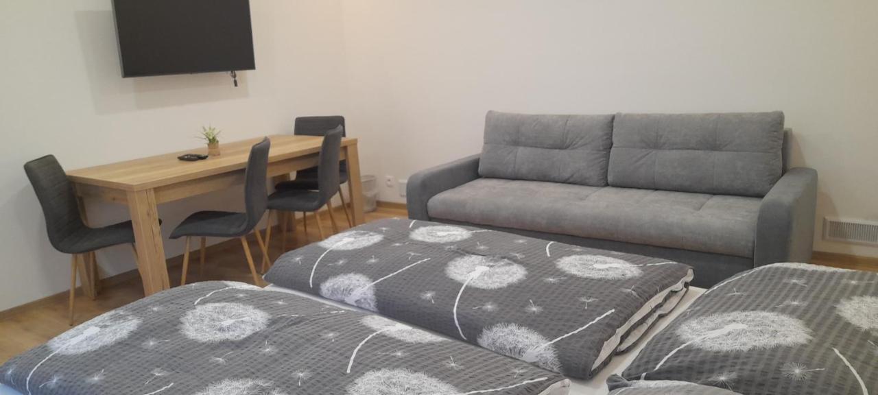 Apartmany Lumi Velky Slavkov Ngoại thất bức ảnh