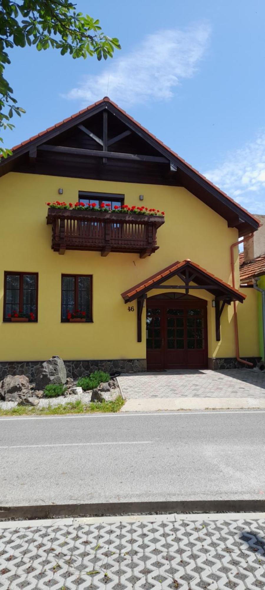 Apartmany Lumi Velky Slavkov Ngoại thất bức ảnh